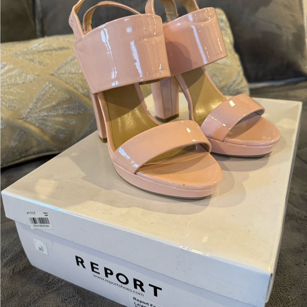 Report Lawren sandal